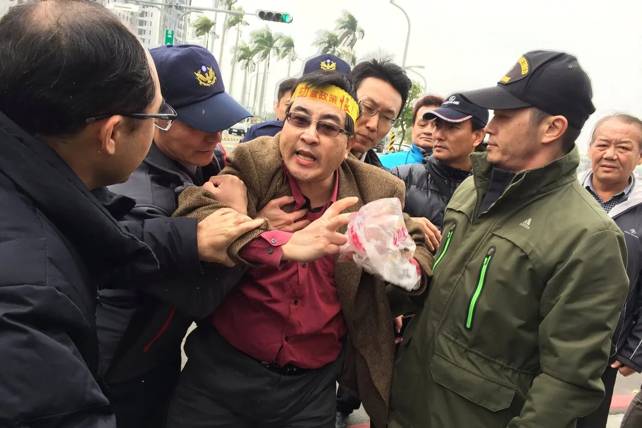 南鐵東移最後兩拒拆戶：尋求釋憲，不搭這條地下化路線 cover