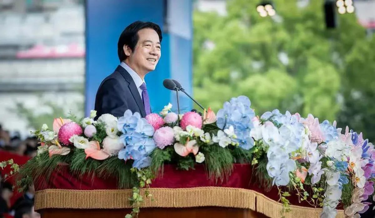賴清德國慶談話論防衛與和平 兩岸隔空交鋒 cover
