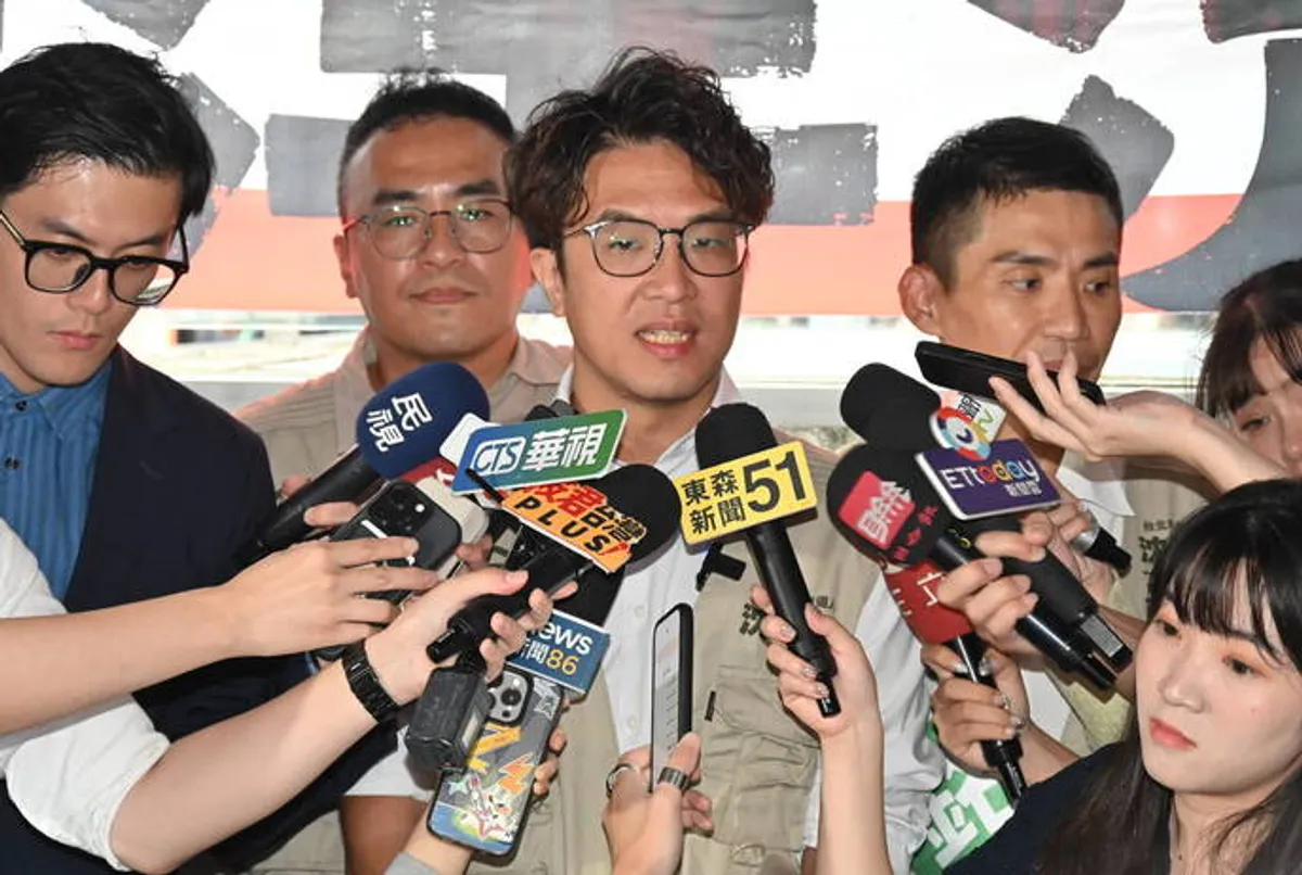 沈伯洋談松山機場遷移 主張配套不足不宜倉促推動 cover