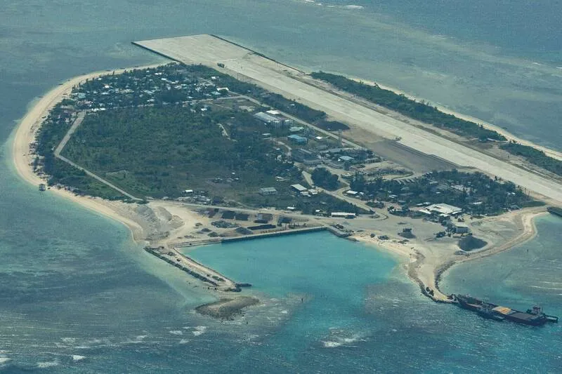 南海兩起海空對峙 菲律賓指控中國危險干擾 cover
