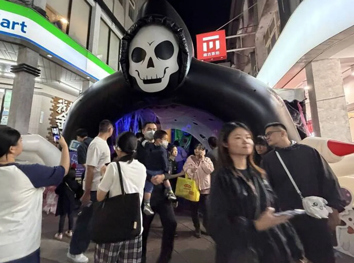 金門後浦搞什麼鬼封街登場 21組變裝走秀 cover