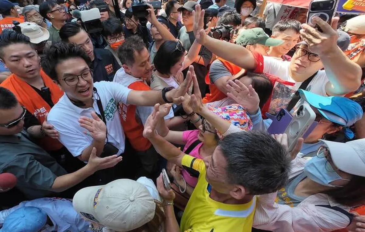 沈伯洋國中丟椅子舊事再被翻 同班同學親自還原經過 cover