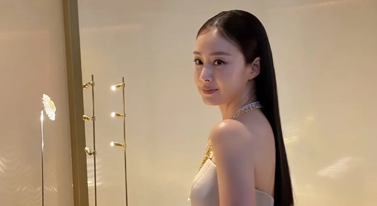 金泰希久違亮相珠寶活動 米白馬甲禮服展優雅氣質 cover